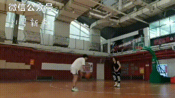 篮球运球重心过高_篮球重心是什么意思_篮球怎么降低重心运球技巧