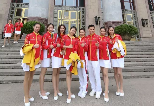 体操游泳名单队员冠军表演视频_游泳冠军体操队员名单表_体操游泳双冠军是谁