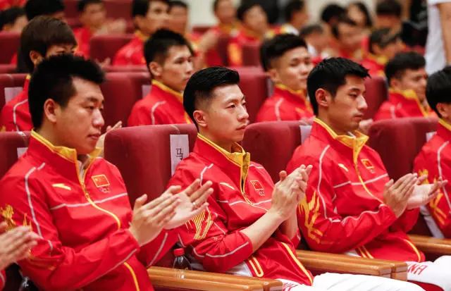 体操游泳双冠军是谁_游泳冠军体操队员名单表_体操游泳名单队员冠军表演视频