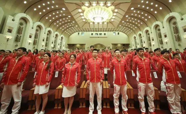 游泳冠军体操队员名单表_体操游泳双冠军是谁_体操游泳名单队员冠军表演视频
