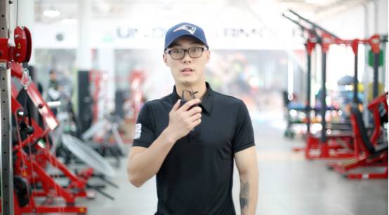 美国健身名人女_美国健身小哥_美国最小的健身明星