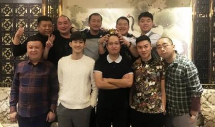 合照男女健身明星图片高清_男女明星健身合照图片_男女健身合拍壁纸