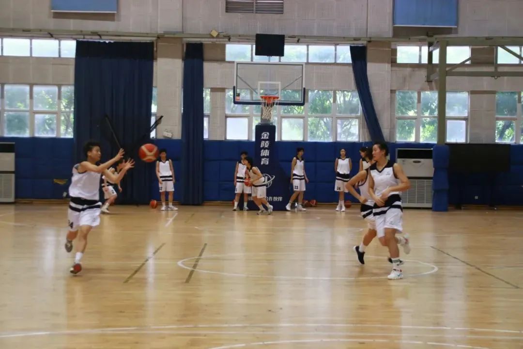 重庆少年篮球俱乐部_重庆市少年篮球冠军_重庆篮球青少年比赛