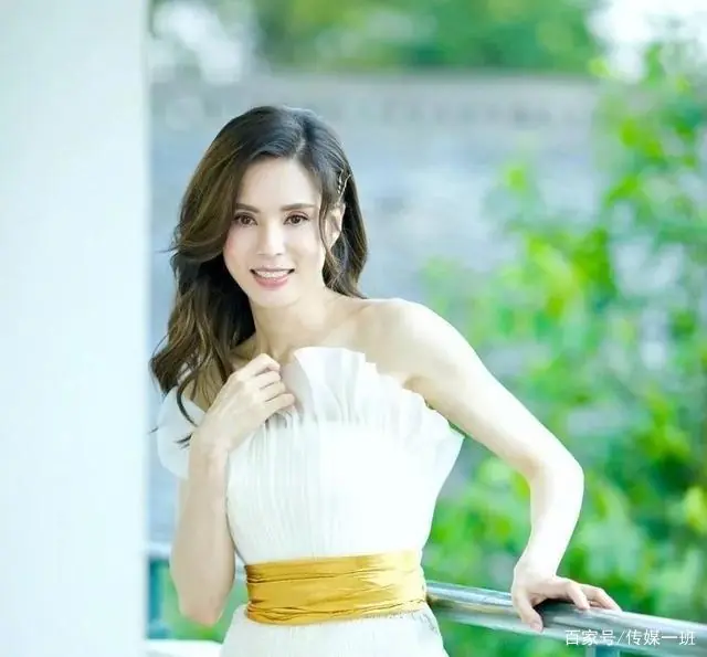 李若彤健身房_健身吧李若彤_健身女明星李若彤微博