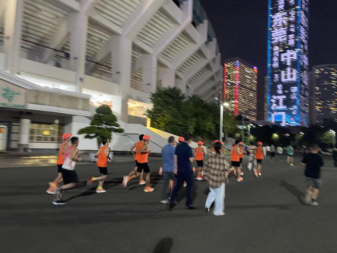 2023广州马拉松赛报名人数破纪录，全国