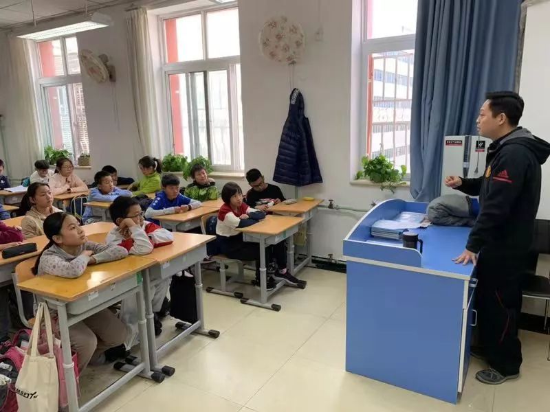 篮球规则基本技术有哪些_篮球基本规则与技术_篮球规则基础