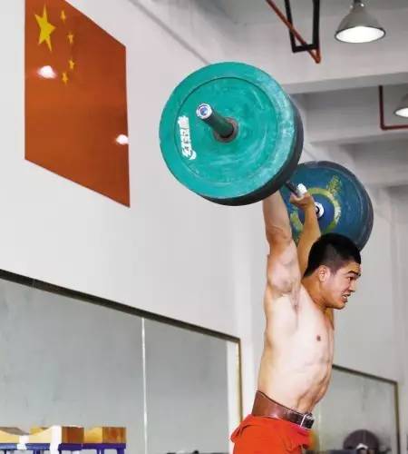 奥运举重冠军石磊个人资料_石磊举重奥运冠军_举重运动员石磊